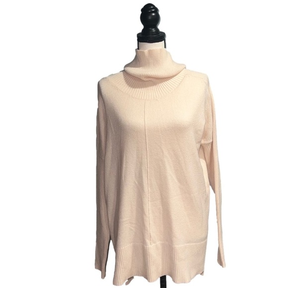 Cupio- Cream turtle neck sweater